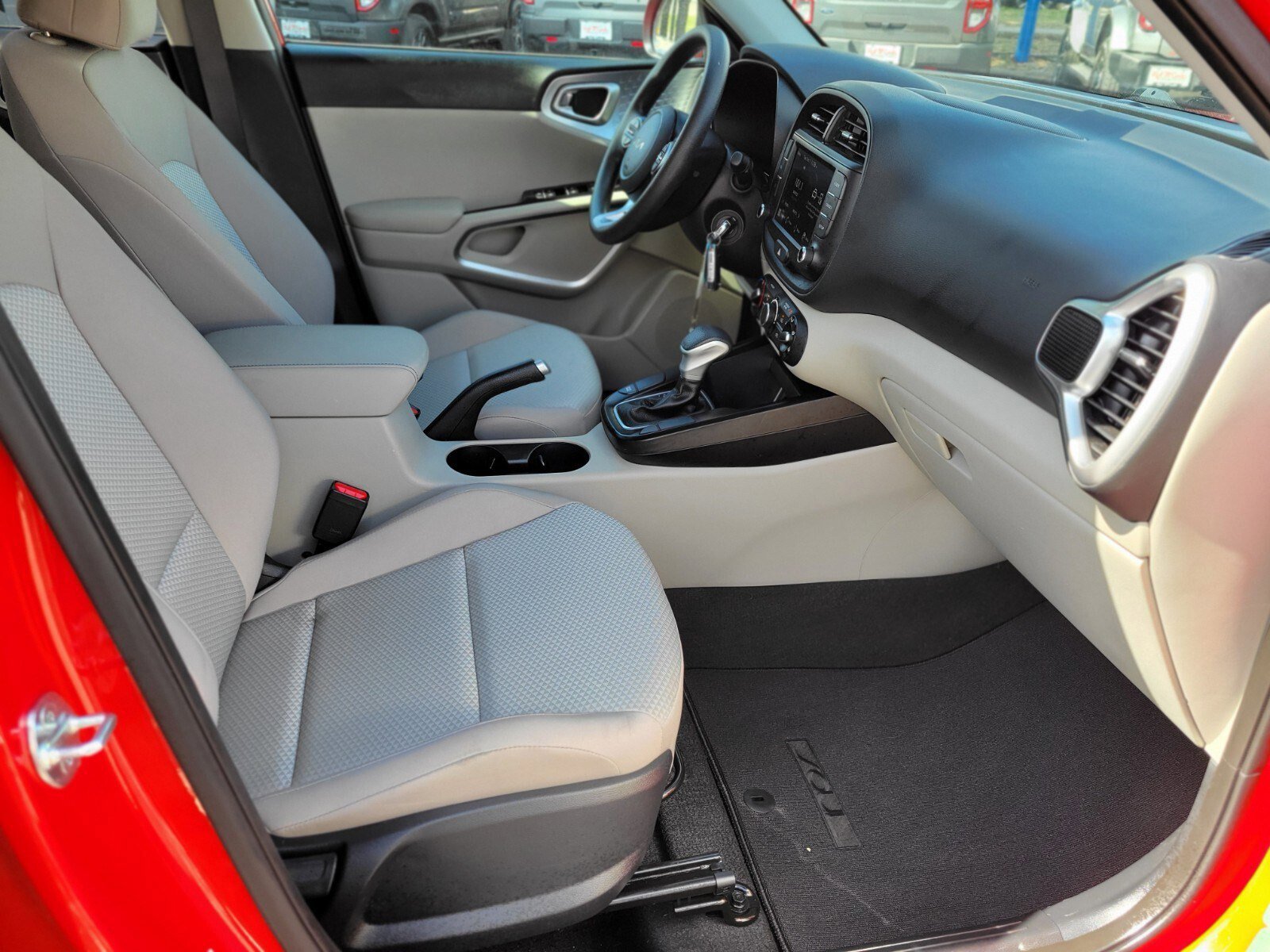 Used 2024 Kia Soul LX w/ Option Group 015 image 12