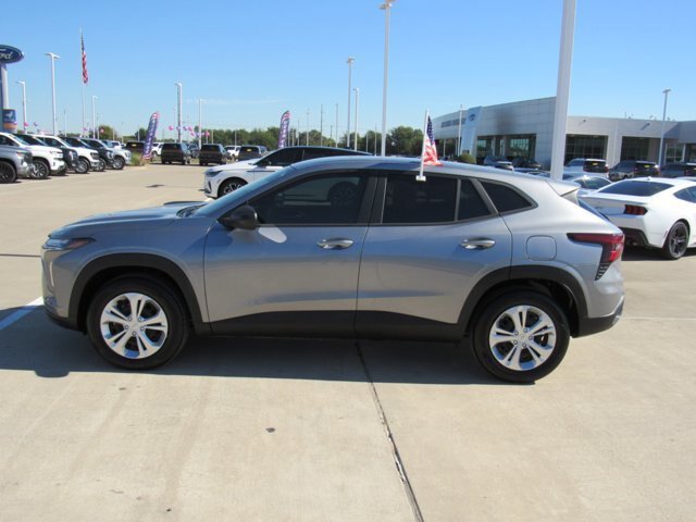 Used 2026 Chevrolet Trax LS w/ Driver Confidence Package FWD image 4