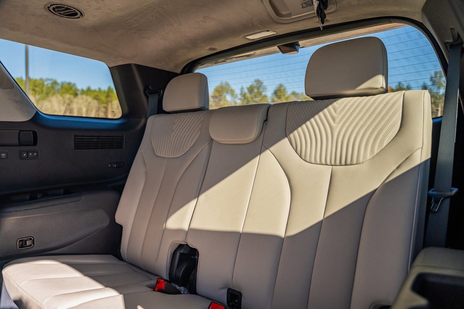 Used 2025 Hyundai Palisade Calligraphy image 24