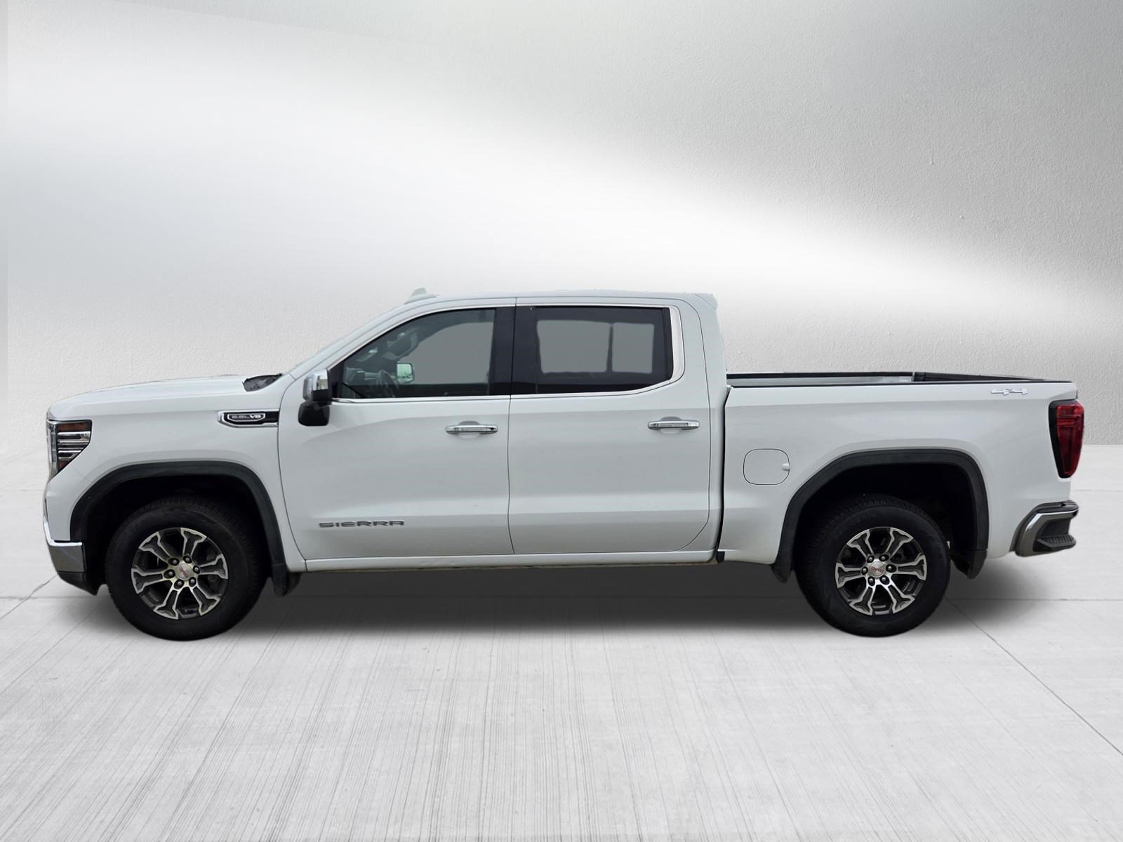 Used 2025 GMC Sierra 1500 SLT AWD/4WD image 4