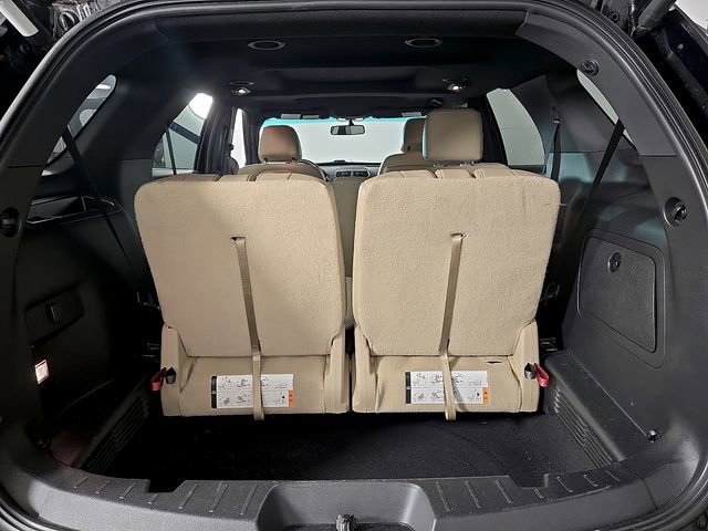 Certified 2017 Ford Explorer XLT w/ Equipment Group 202A FWD image 29