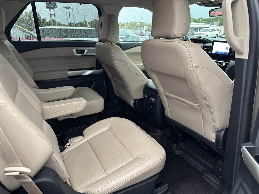 Certified 2021 Ford Explorer Limited w/ Equipment Group 301A AWD/4WD image 11