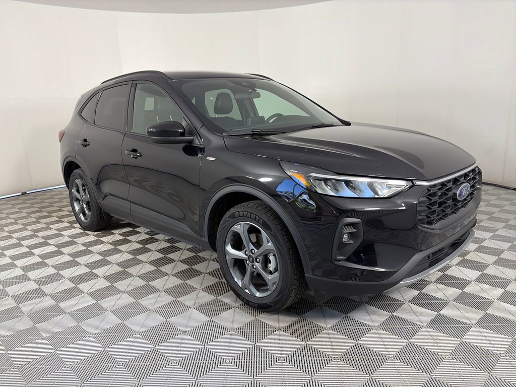 Certified 2025 Ford Escape ST-Line Select AWD/4WD image 1