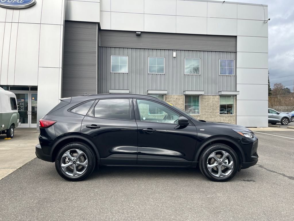 Certified 2025 Ford Escape ST-Line image 9