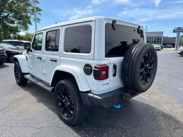 Used 2022 Jeep Wrangler Unlimited Sahara w/ Cold Weather Group AWD/4WD image 5