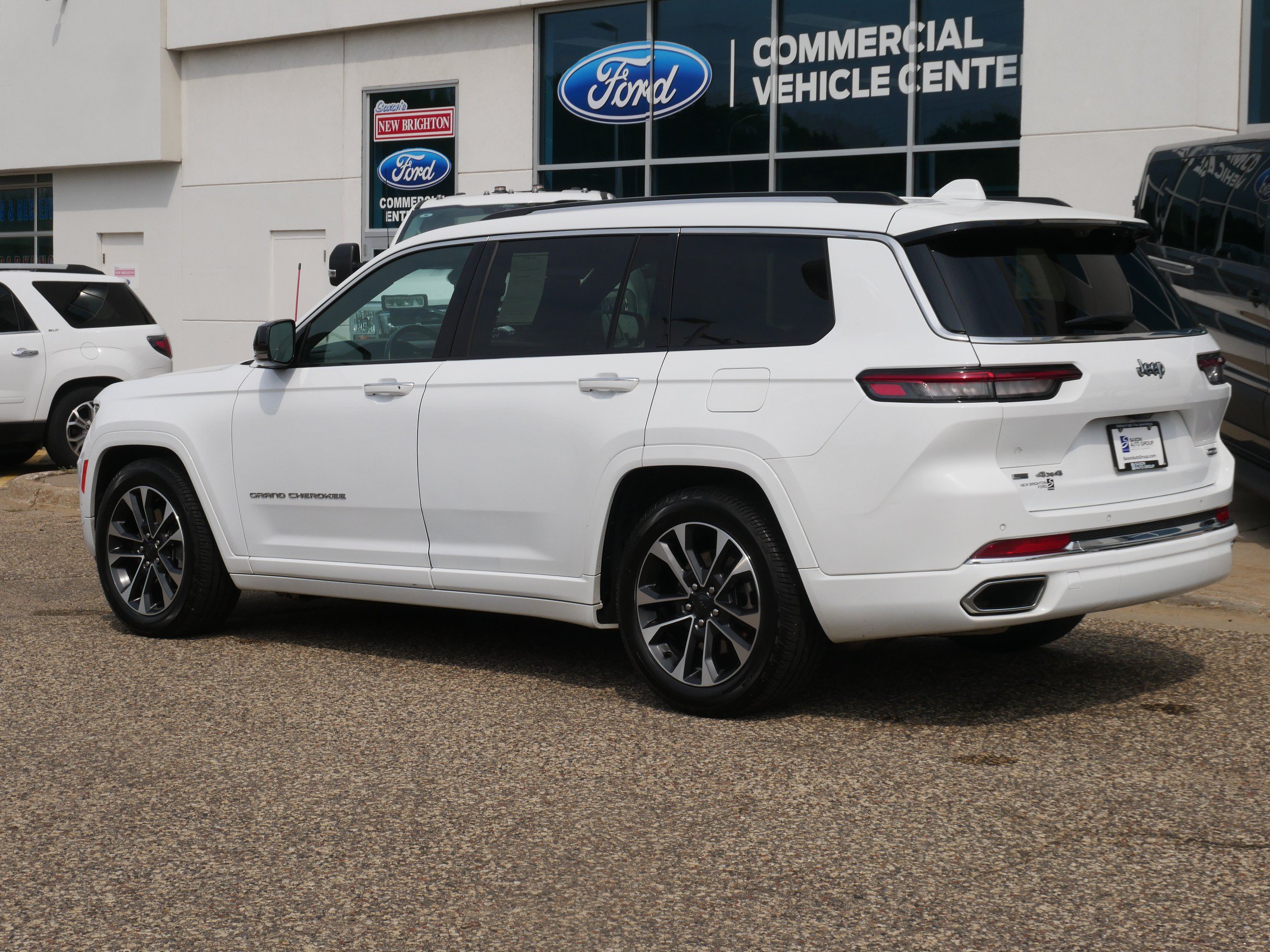 Used 2022 Jeep Grand Cherokee L Overland w/ Luxury Tech Group IV AWD/4WD image 27