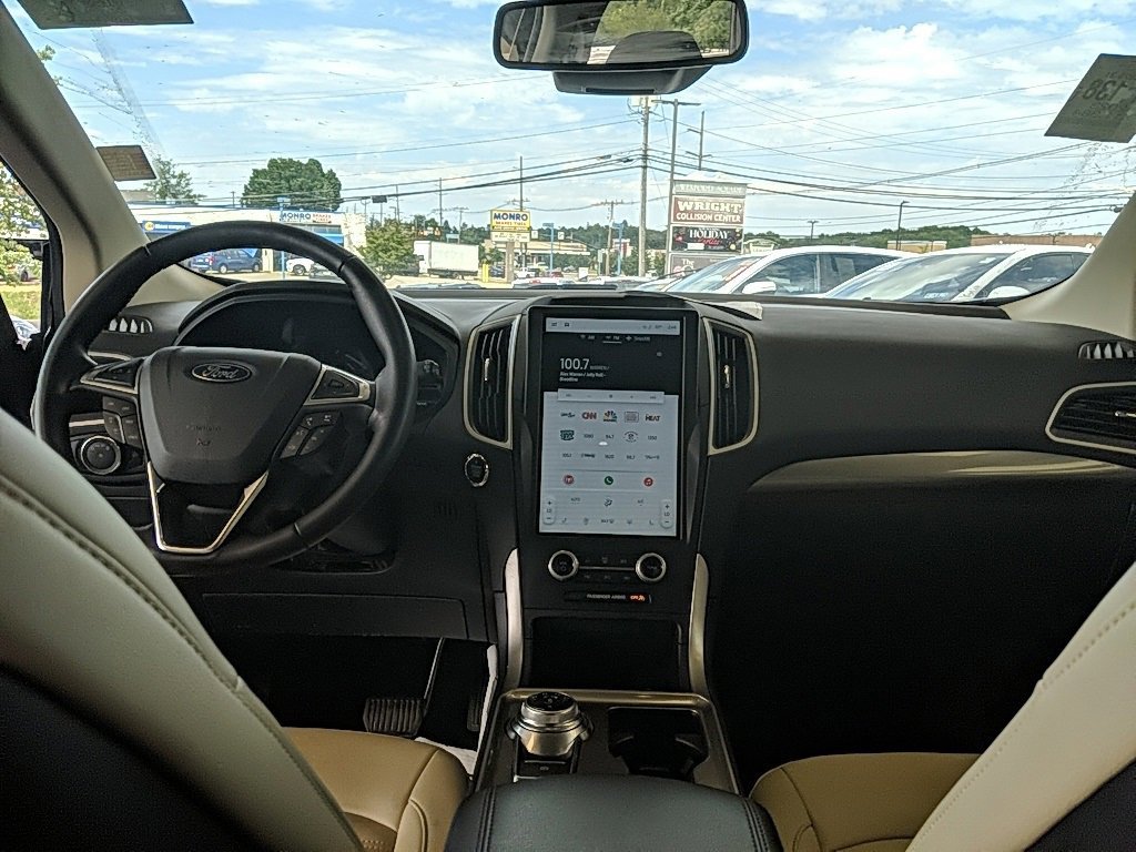 Certified 2023 Ford Edge SEL image 11