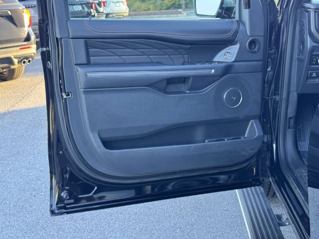 Certified 2023 Ford Expedition Platinum AWD/4WD image 26