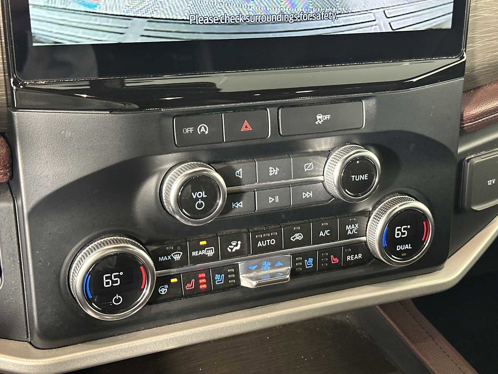 Certified 2024 Ford Expedition Limited image 31