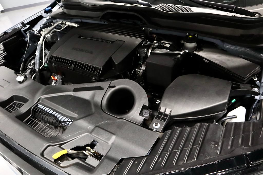 Used 2025 Honda Pilot Sport image 18