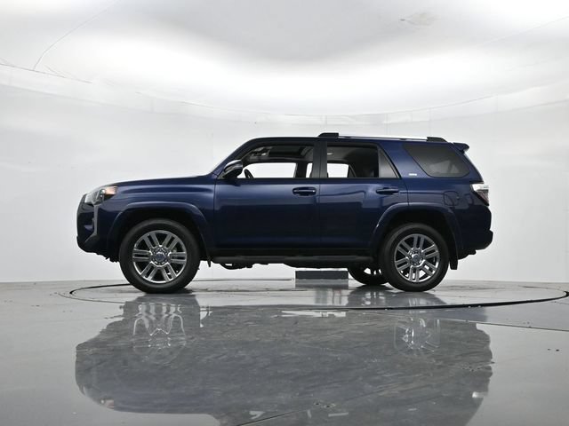 Used 2024 Toyota 4Runner SR5 Premium w/ Moonroof Package AWD/4WD image 40