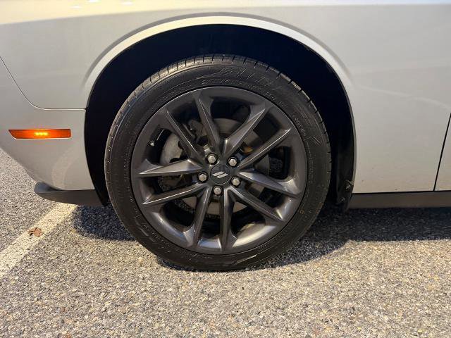 Used 2021 Dodge Challenger SXT w/ Plus Package image 19