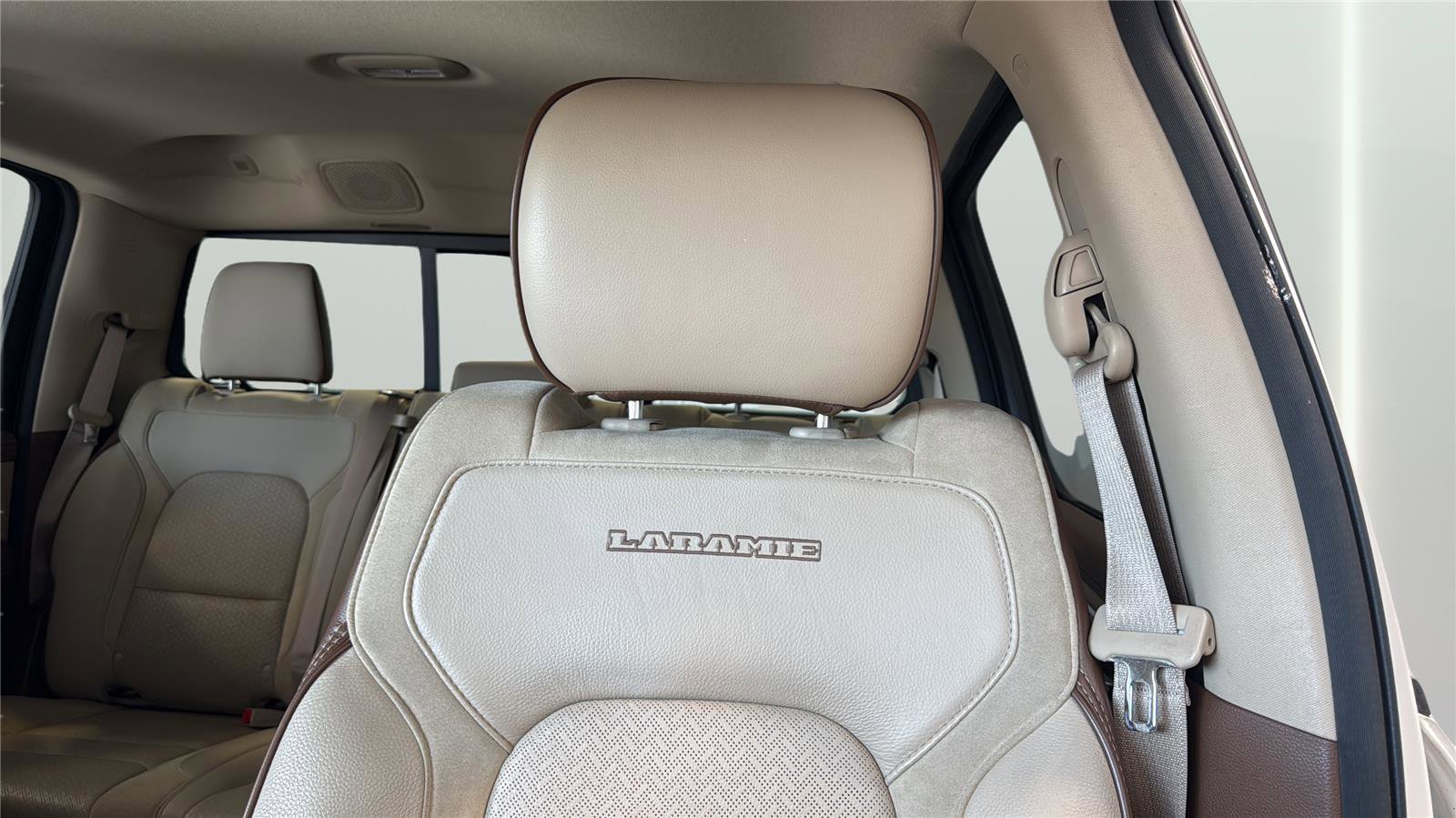 Used 2019 RAM 1500 Laramie AWD/4WD image 28