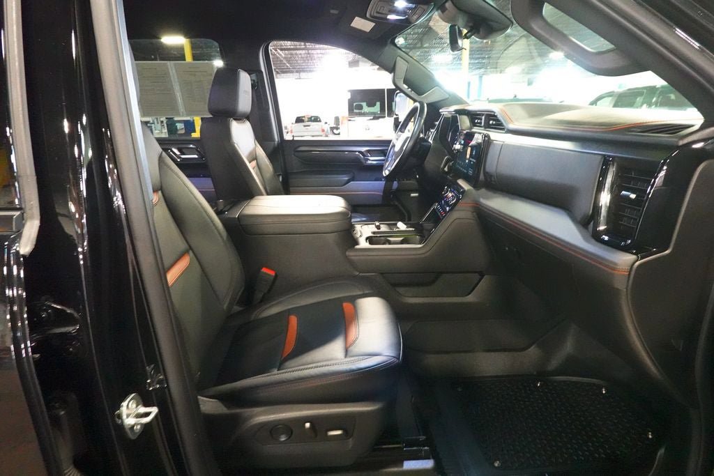 Used 2024 GMC Sierra 2500 AT4 w/ Technology Package AWD/4WD image 30