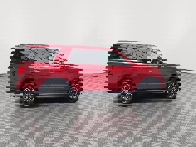 Certified 2022 Ford Expedition XLT image 5