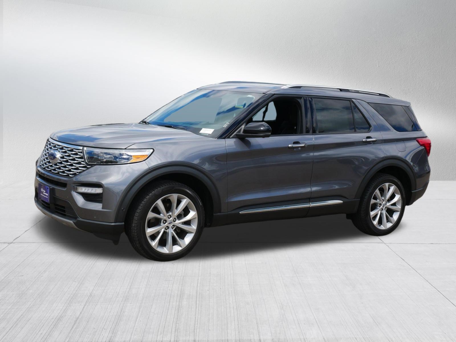 Certified 2021 Ford Explorer Platinum w/ Equipment Group 601A AWD/4WD image 3