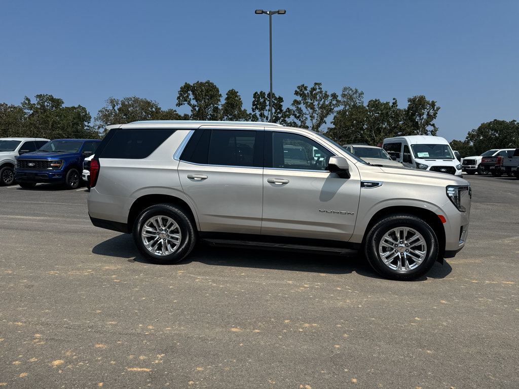 Used 2023 GMC Yukon SLE AWD/4WD image 4