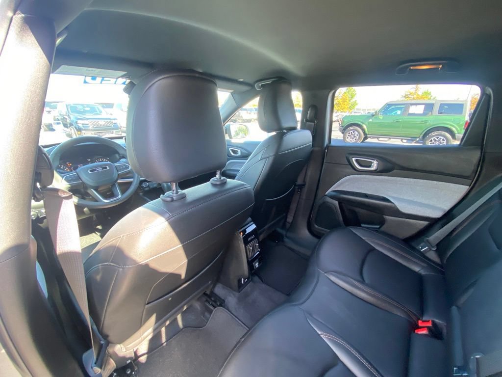 Used 2024 Jeep Compass Latitude AWD/4WD image 22