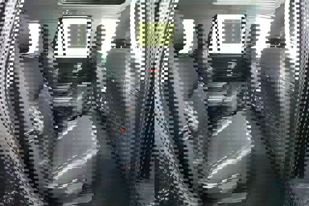 Certified 2025 Ford Expedition Platinum image 34