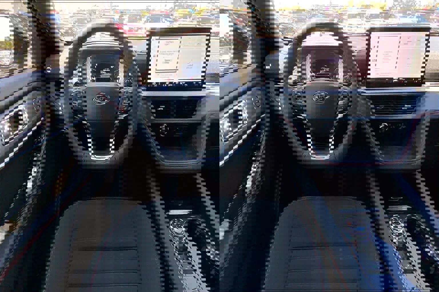 Certified 2025 Ford Explorer ST-Line RWD image 8