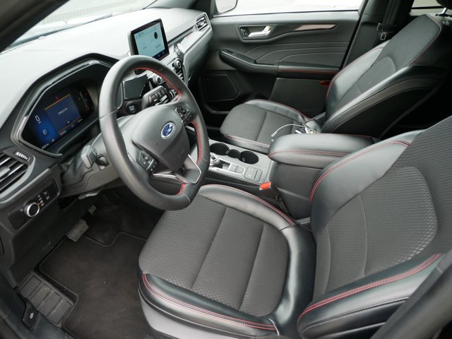 Certified 2025 Ford Escape ST-Line AWD/4WD image 11