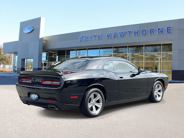 Used 2020 Dodge Challenger SXT RWD image 5