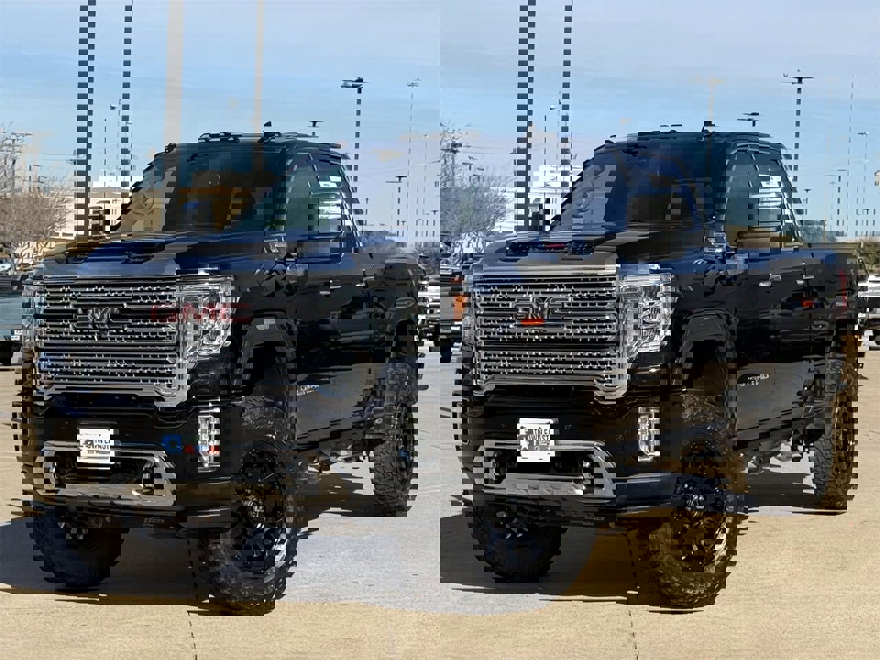 Used 2022 GMC Sierra 2500 Denali image 2