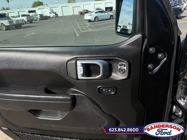 Used 2022 Jeep Wrangler Unlimited Rubicon w/ Xtreme Recon 35" Tire Package image 11