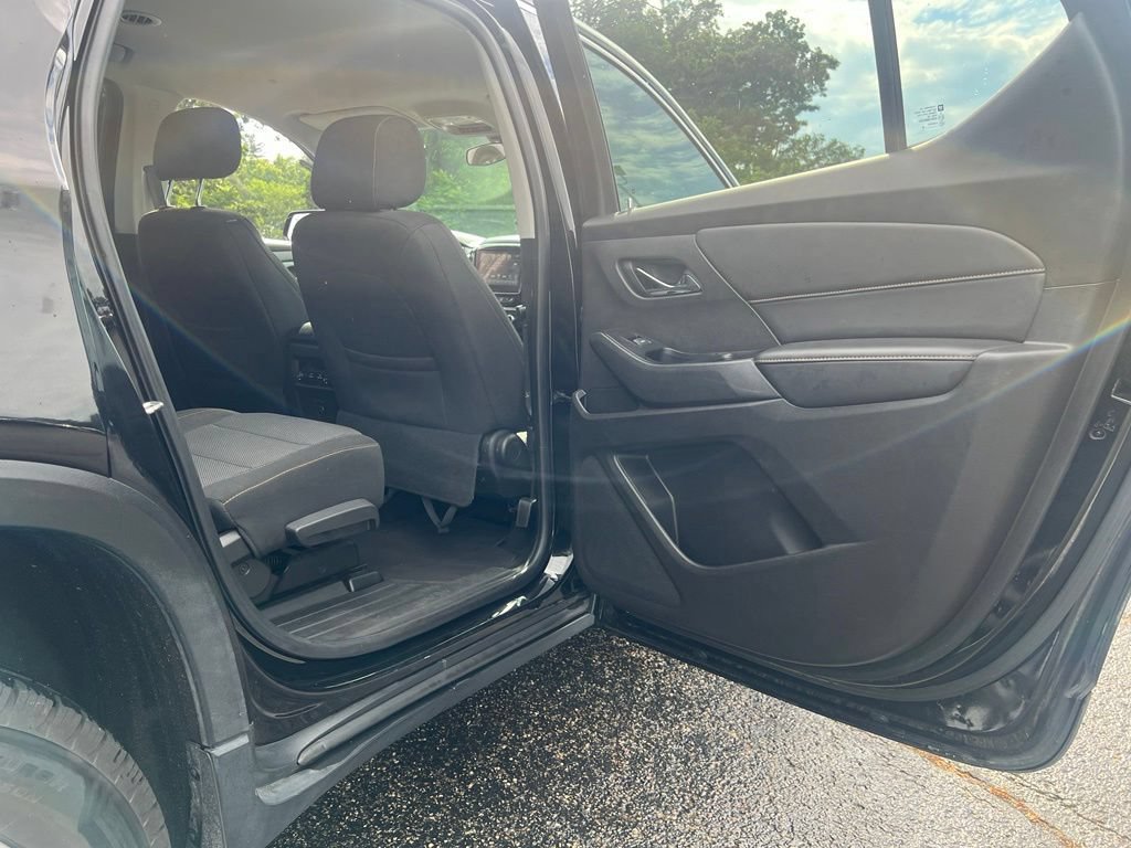 Used 2018 Chevrolet Traverse LT w/ LPO, 'HIT The Road' Package AWD/4WD image 34