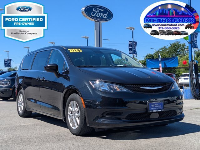Used 2023 Chrysler Voyager LX FWD image 1