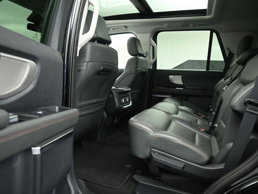 Certified 2025 Ford Expedition Active image 20