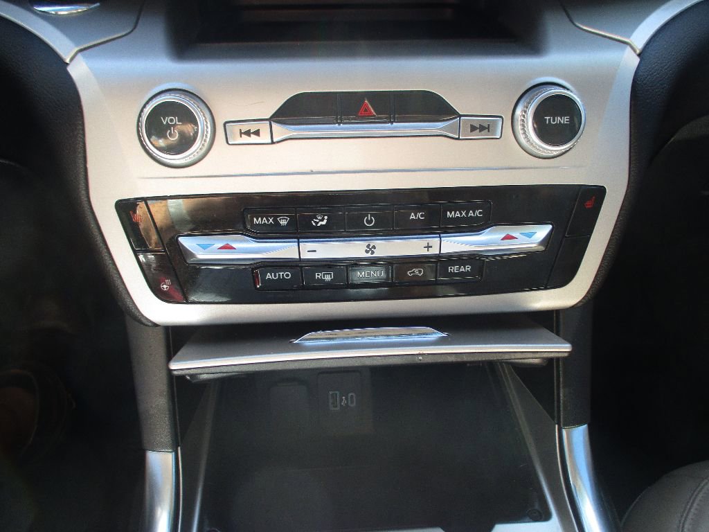 Certified 2021 Ford Explorer XLT w/ Equipment Group 202A image 10