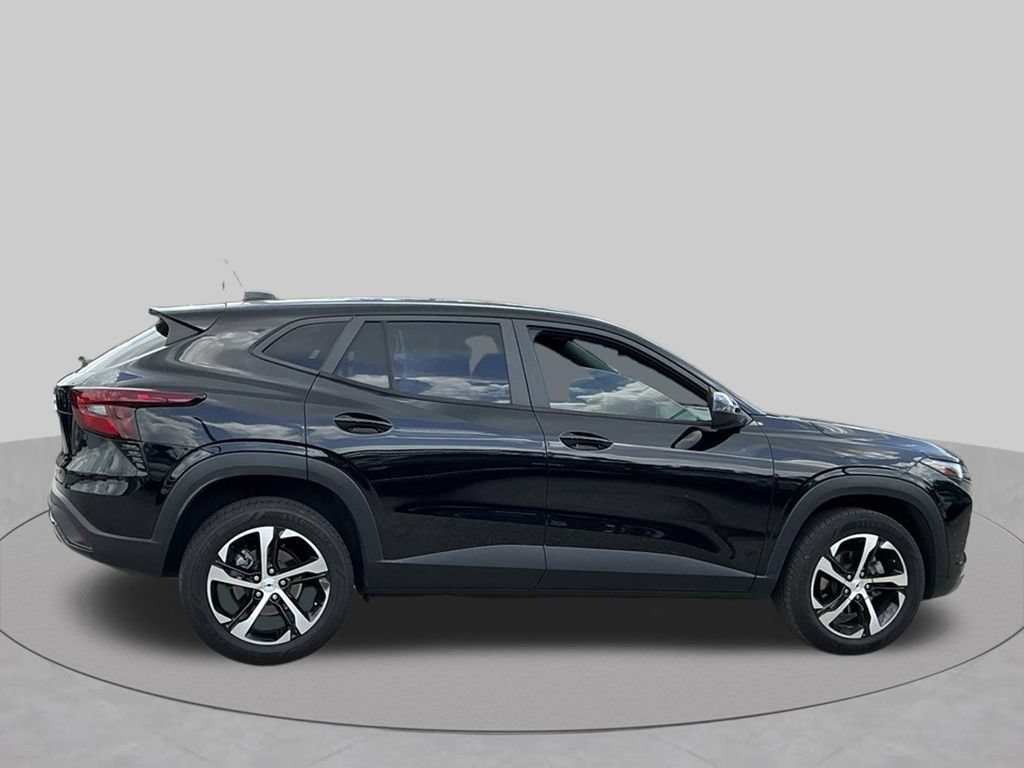 Used 2024 Chevrolet Trax RS FWD image 16
