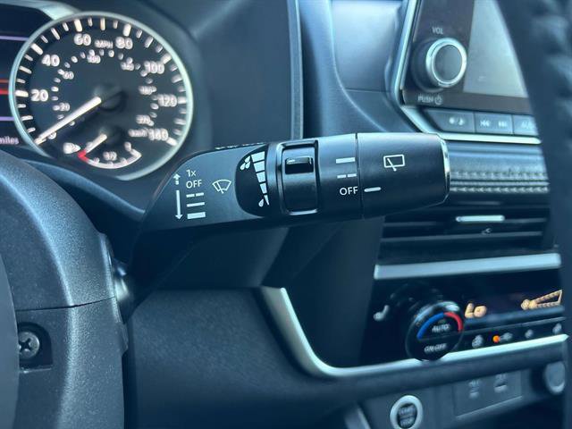 Used 2023 Nissan Rogue SV w/ SV Premium B Package image 30