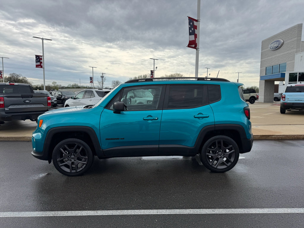 Used 2021 Jeep Renegade Latitude AWD/4WD image 2