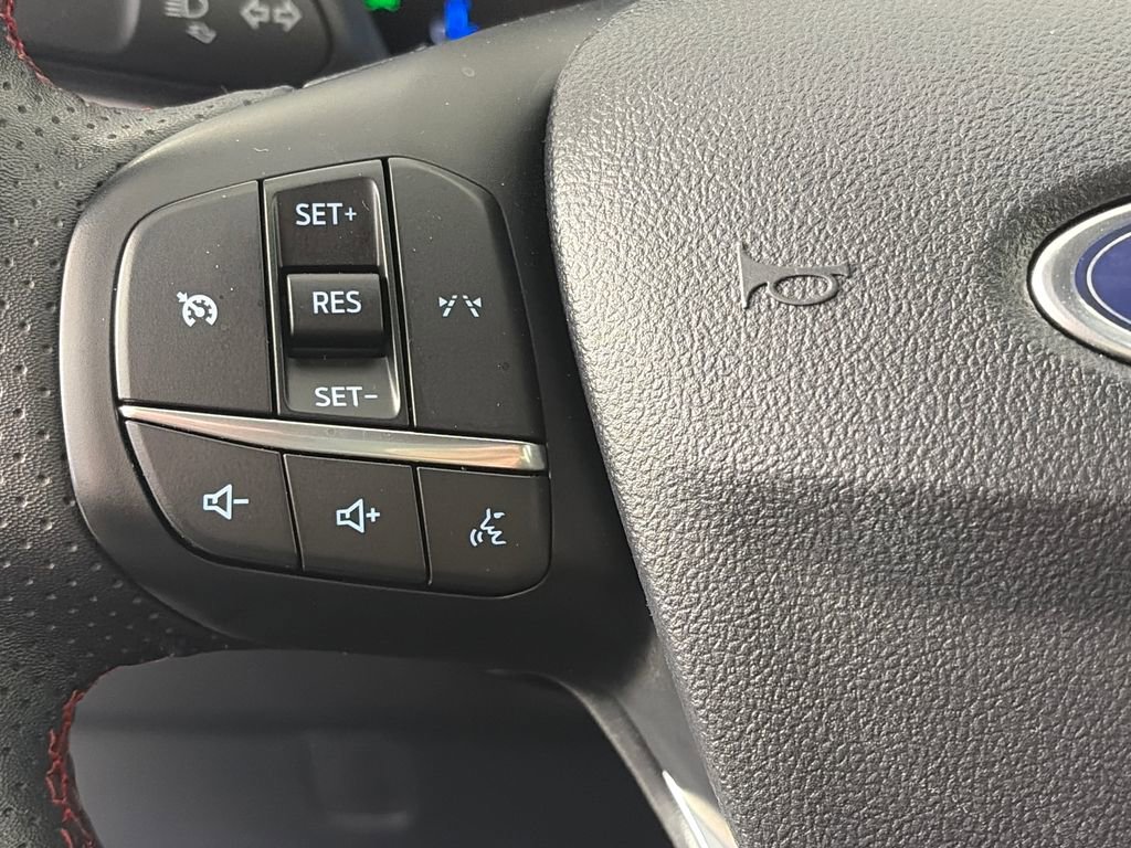 Certified 2025 Ford Escape ST-Line Select AWD/4WD image 17