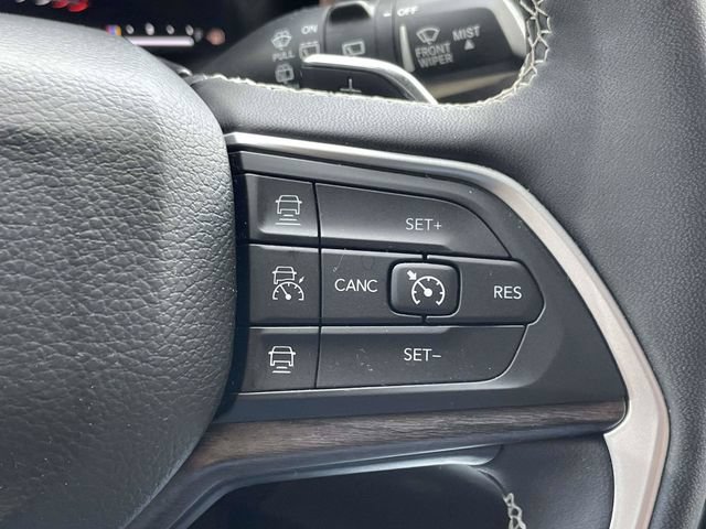 Used 2023 Jeep Grand Cherokee Limited RWD image 24