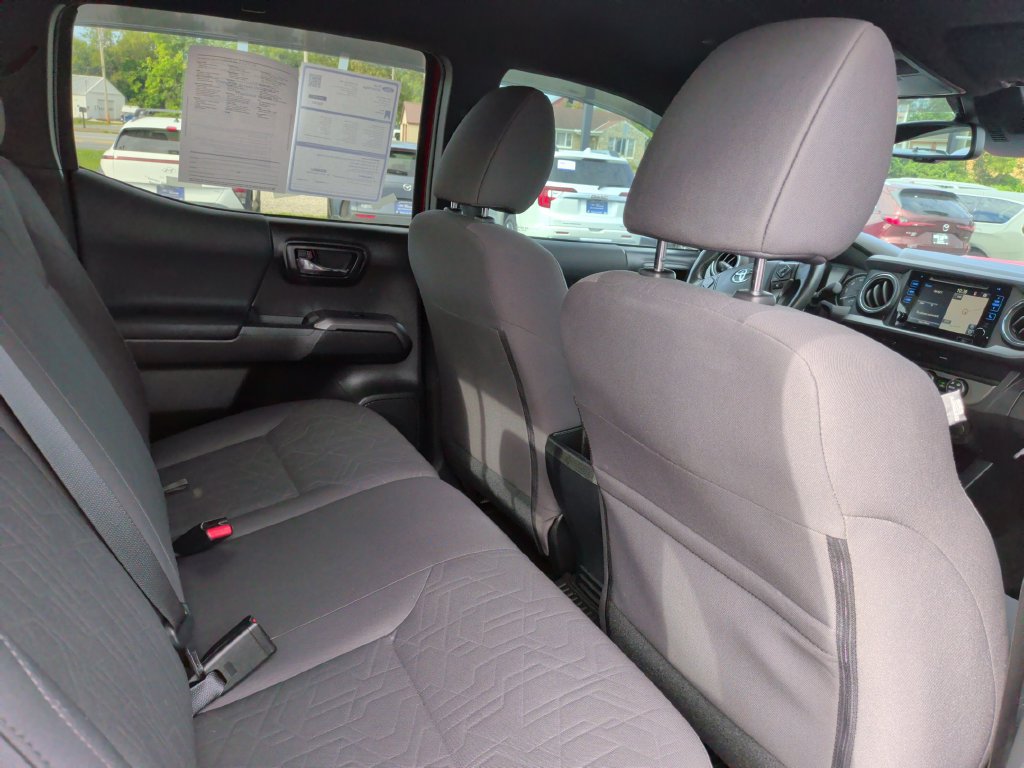 Used 2019 Toyota Tacoma TRD Sport AWD/4WD image 10