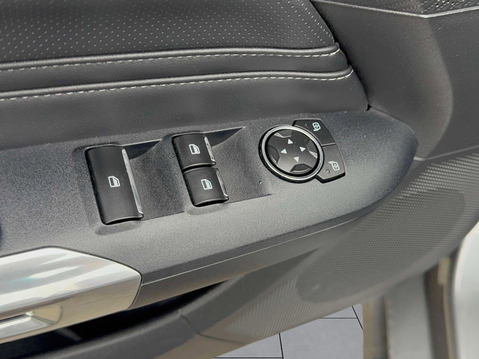 Certified 2025 Ford Mustang Premium image 19