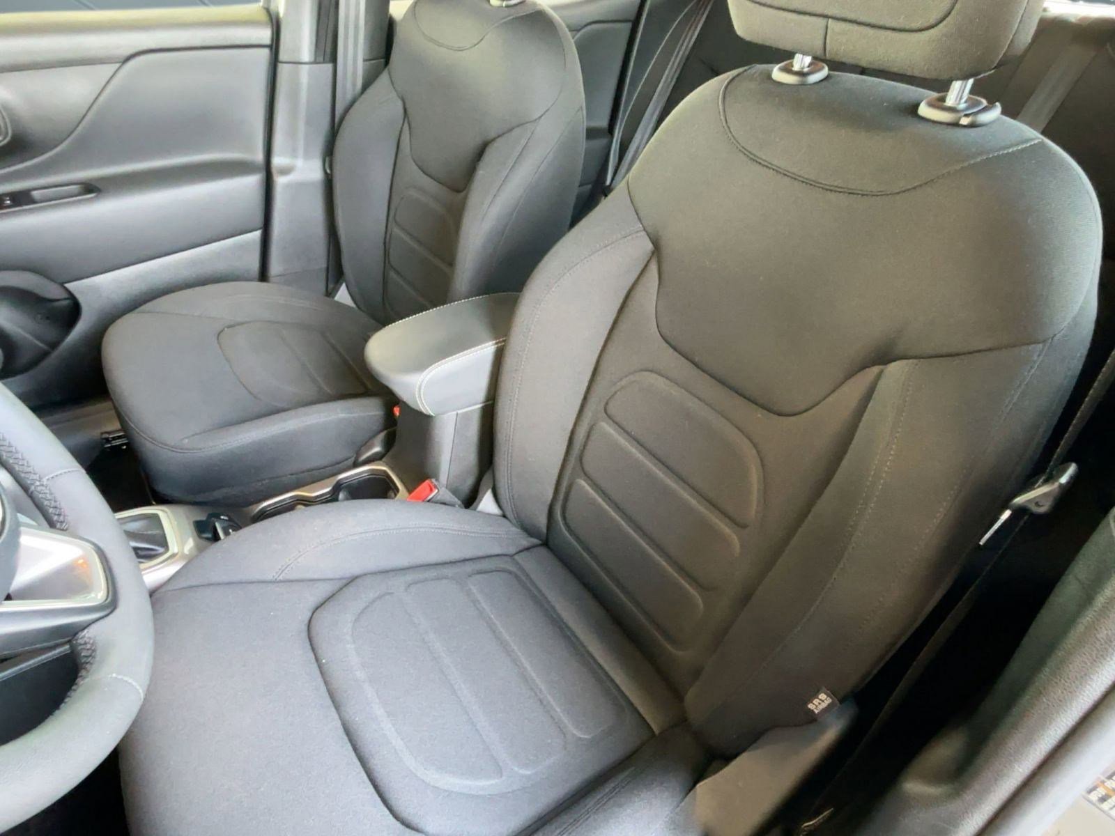 Used 2022 Jeep Renegade Latitude image 22