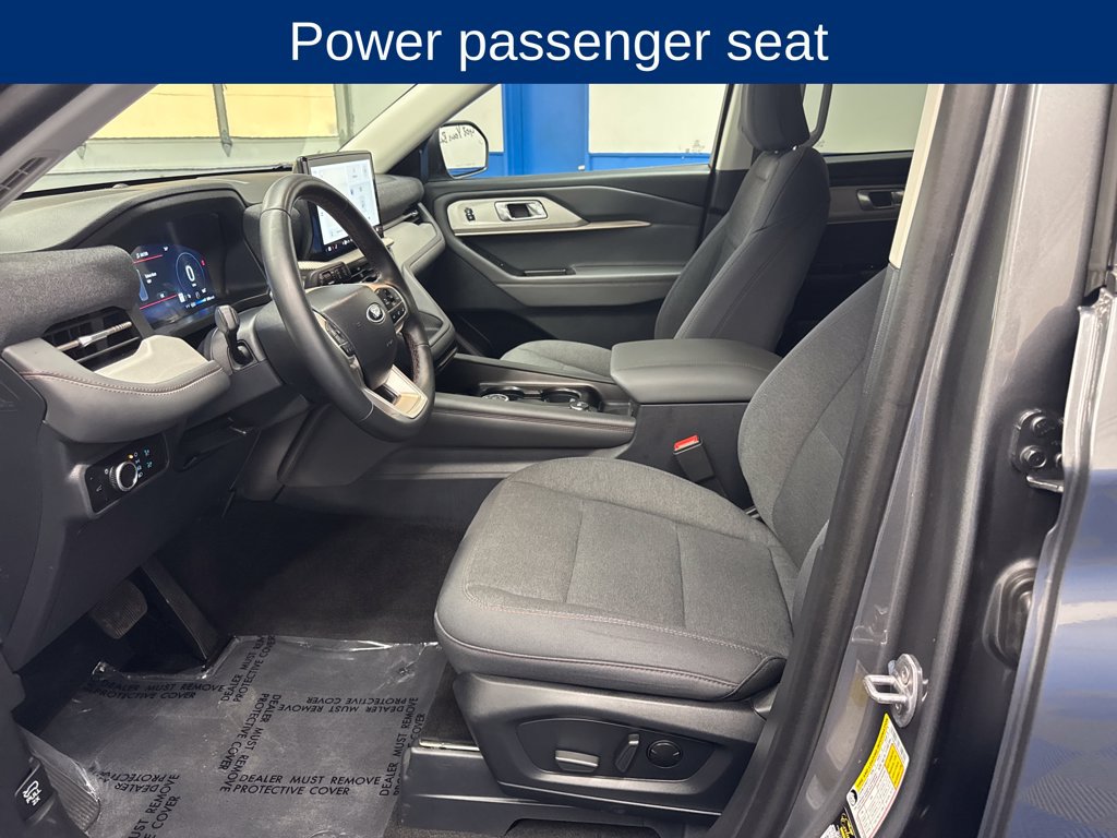 Certified 2025 Ford Explorer Active AWD/4WD image 10