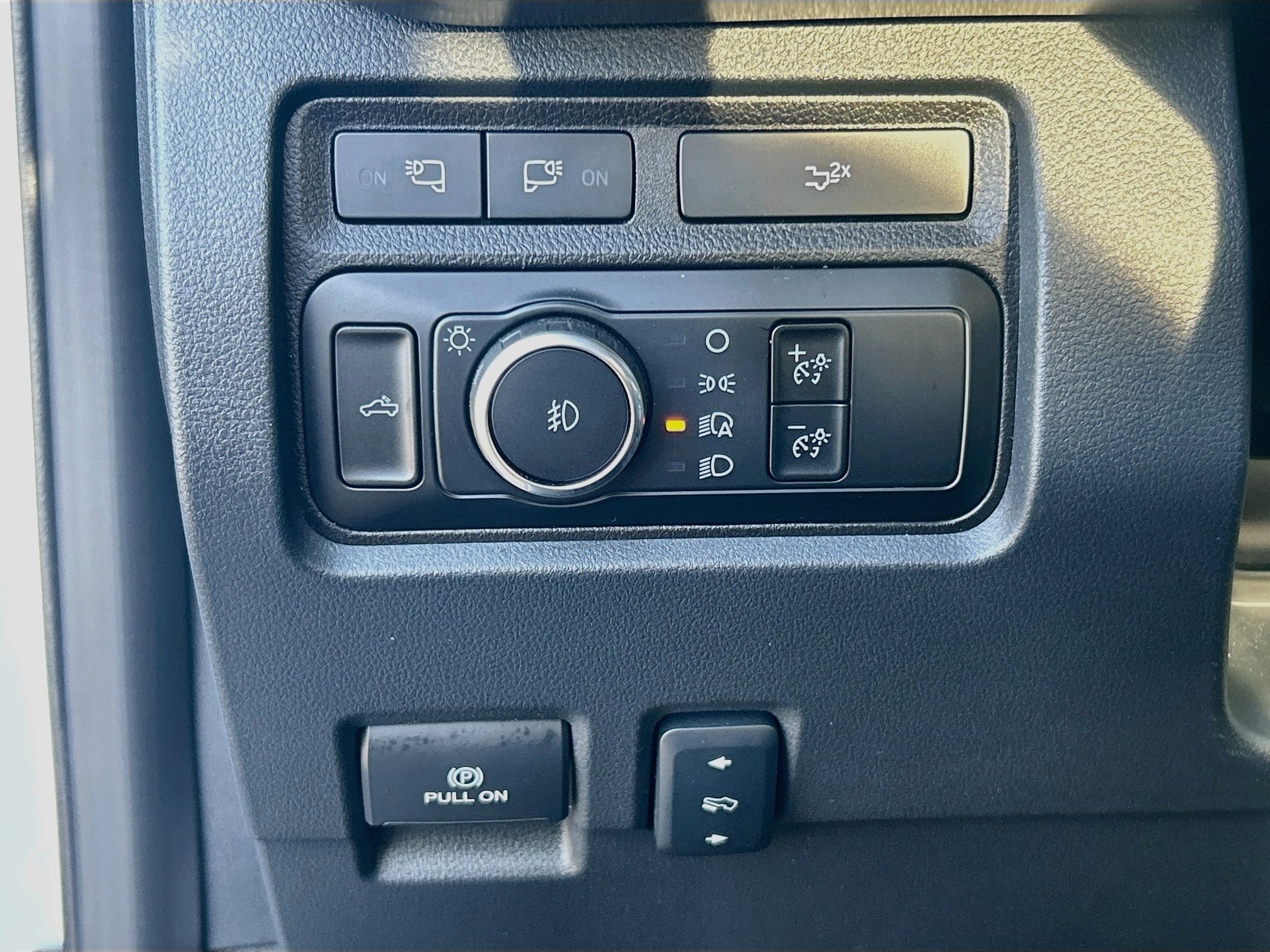 Certified 2024 Ford F250 Lariat w/ Sport Appearance Package AWD/4WD image 10