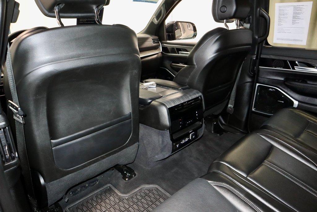 Used 2024 Jeep Wagoneer L Series II w/ Flexible Seating Group image 22