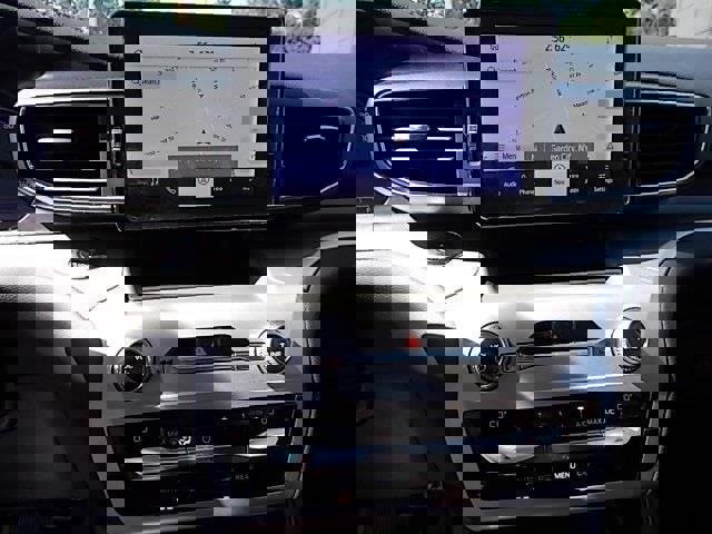 Certified 2022 Ford Explorer XLT w/ Equipment Group 202A image 9