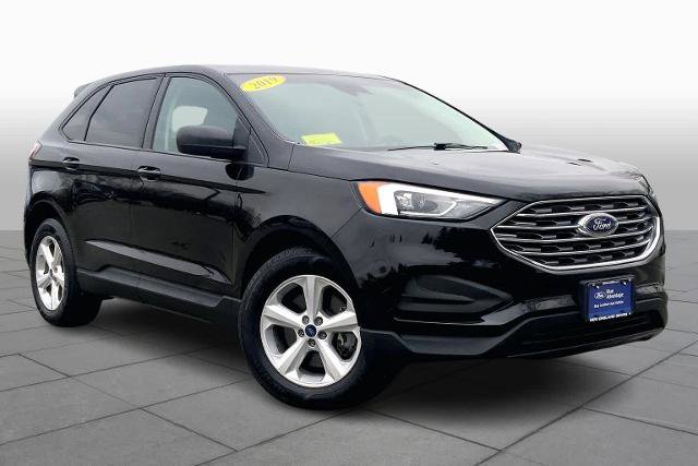 Certified 2019 Ford Edge SE image 2