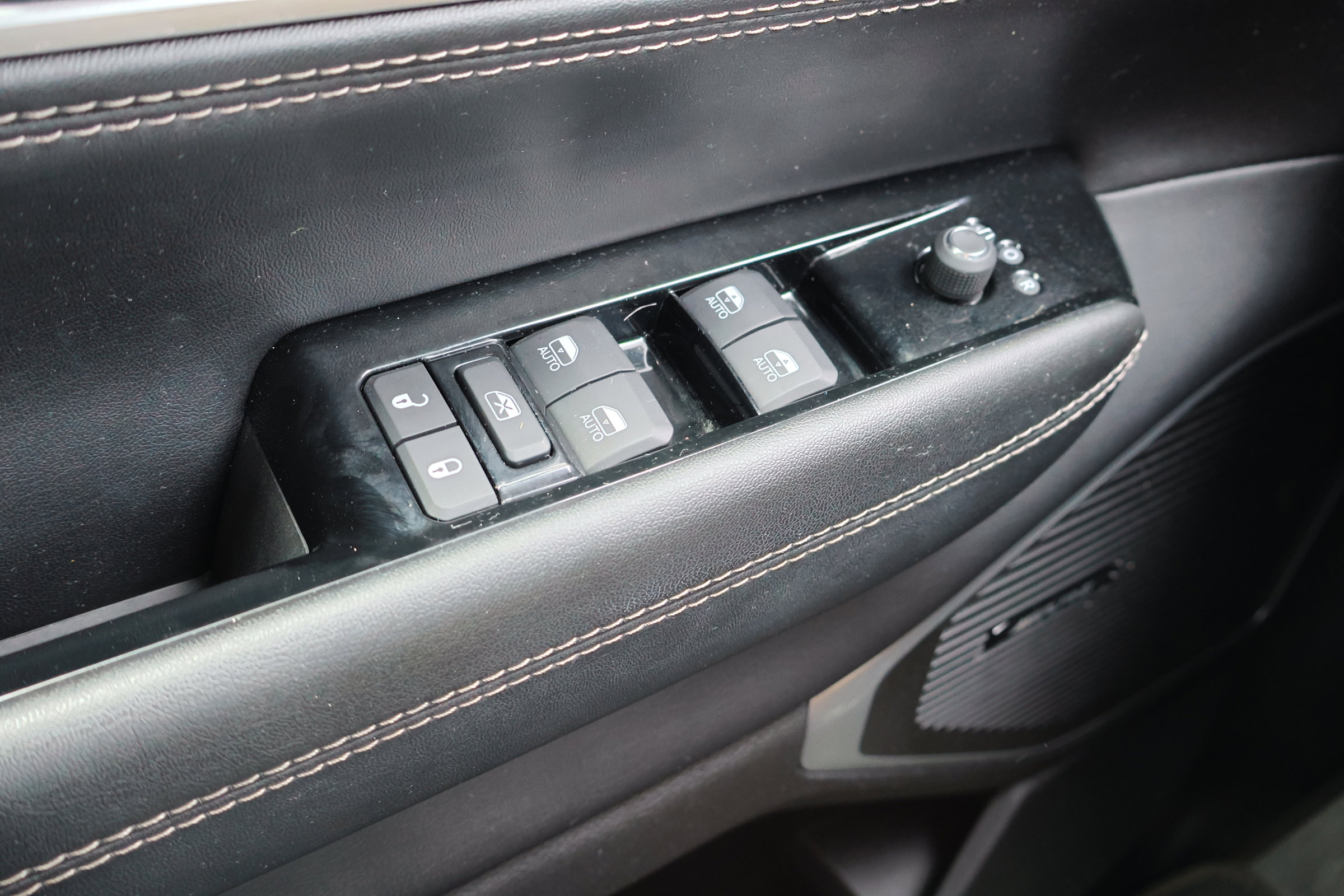 Used 2023 Jeep Wagoneer 4WD image 16