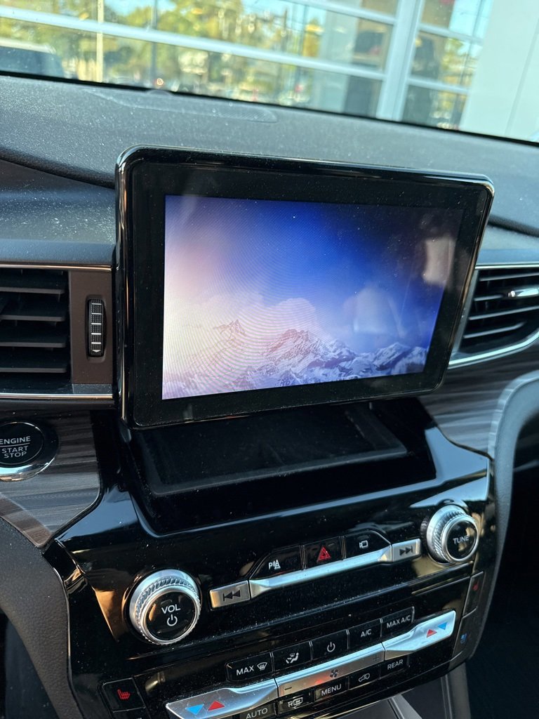 Certified 2022 Ford Explorer Limited w/ Equipment Group 301A image 9