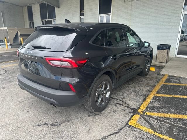 Certified 2025 Ford Escape ST-Line FWD image 4