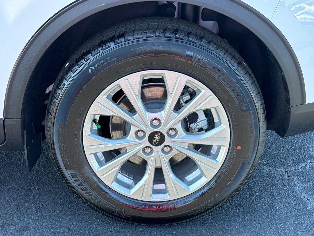 Certified 2026 Ford Escape Active w/ Cold Weather Package FWD image 19