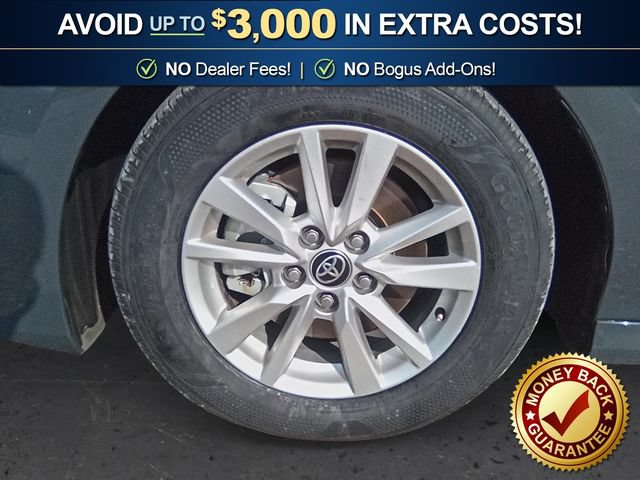 Used 2025 Toyota Camry LE FWD image 13